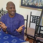 M. Elfried Dossavi-Messy, Coordonnateur Suivi-Évaluation et Apprentissage à Advocate for Community Alternatives (ACA) basé au Ghana, et formateur principal de l’atelier.